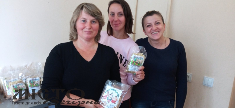 Іваничівські активістки не тільки готують сухі супи та борщі, за які отримують подяки з передової, а й борються за законність та справедливість 