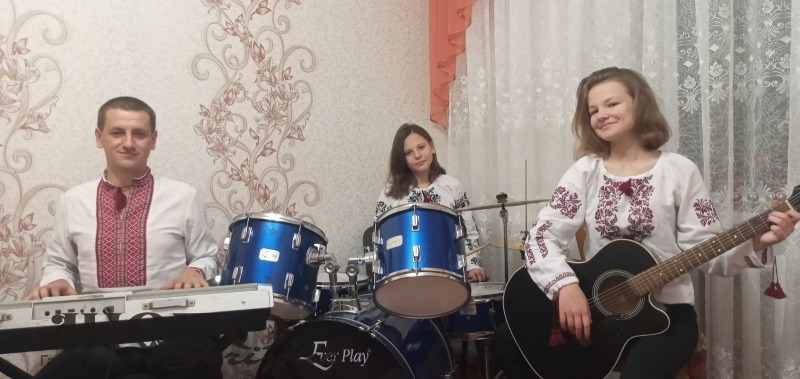 У родині в селі Древині Володимир-Волинського району народилися народні артисти, про яких згодом говоритиме вся Україна 