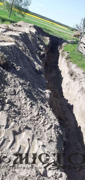 У Когильному без дозволу риють «окопи» і скандалять з мешканцями 