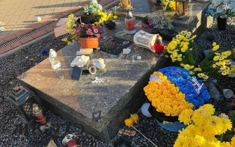 У Львові сплюндровано могили українських воїнів - новини Володимир-Водинського У Львові сплюндровано могили українських воїнів