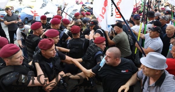На Майдані сталася сутичка між ФОПами та поліцією 