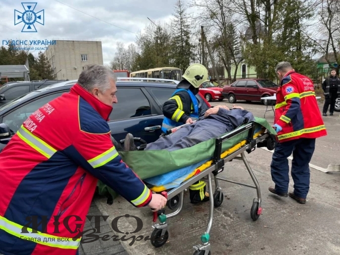 Володимирські рятувальники провели тактико-спеціальні навчання - новини Володимир-Водинського Володимирські рятувальники провели тактико-спеціальні навчання