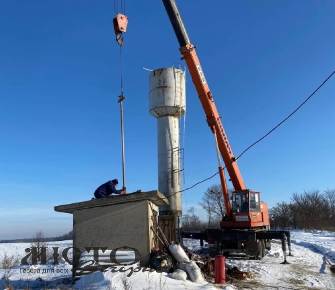 На водонапірних вежах Володимирщини комунальники проводили ремонтні роботи 