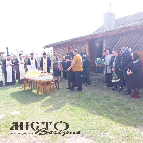 В Устилузькій громаді попрощались із загиблим військовим Романом Макаревичем 