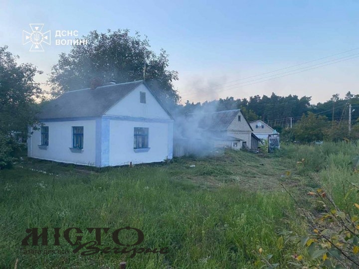 На Волині через пустощі чотирирічного хлопчика згоріла господарська будівля 
