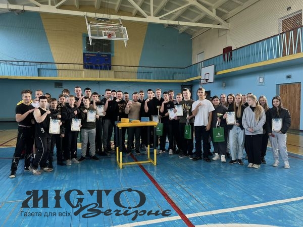 У Нововолинську провели юнацький чемпіонат міста з армрестлінгу «Золота рука» - новини Володимир-Водинського У Нововолинську провели юнацький чемпіонат міста з армрестлінгу «Золота рука»