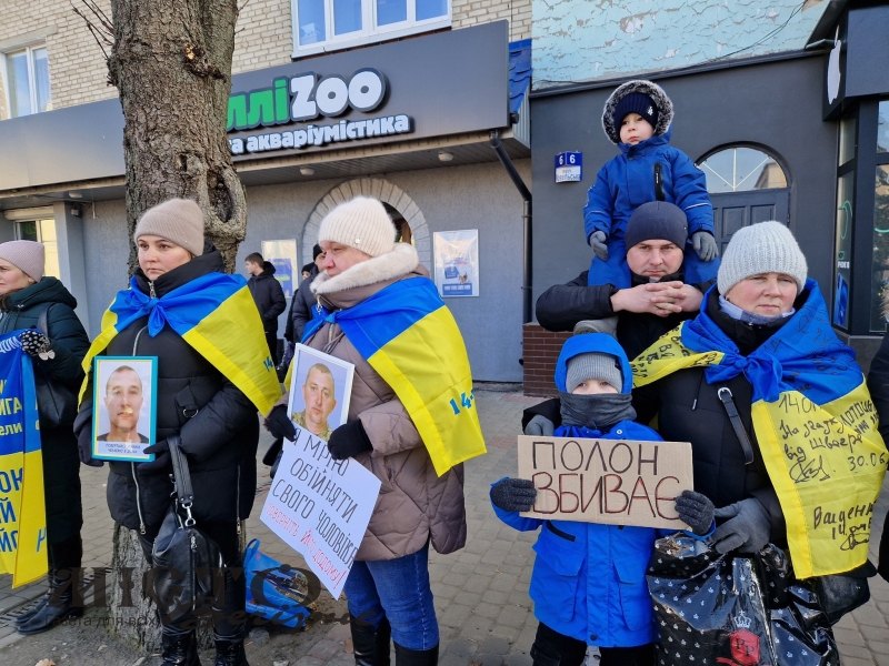 На акцію підтримки полонених у Володимирі зібралися 250 людей 