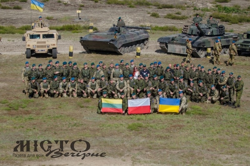 На кордоні з Україною – скупчення польської військової техніки 