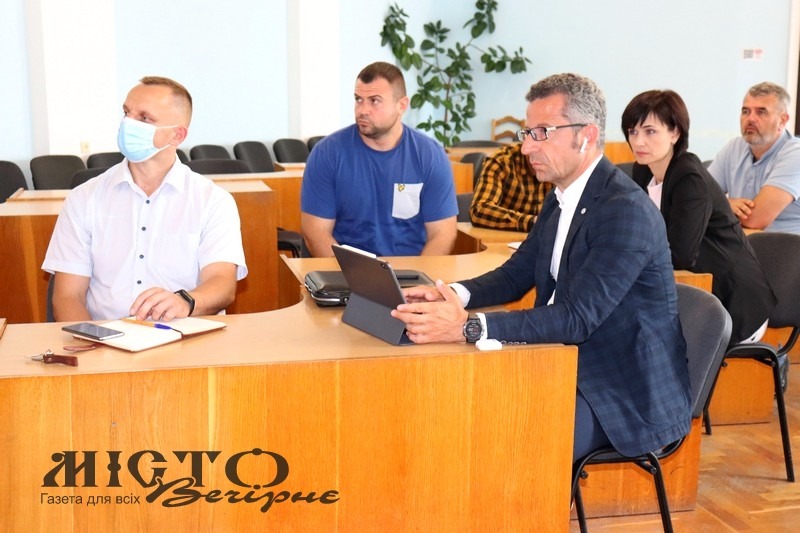 У міській раді Володимира провели презентацію електронної системи безготівкової оплати у громадському транспорті 