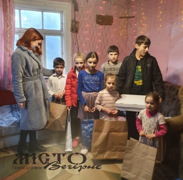 У Овадному привітали з прийдешніми святами сім’ю, де зростають понад 10 дітей 