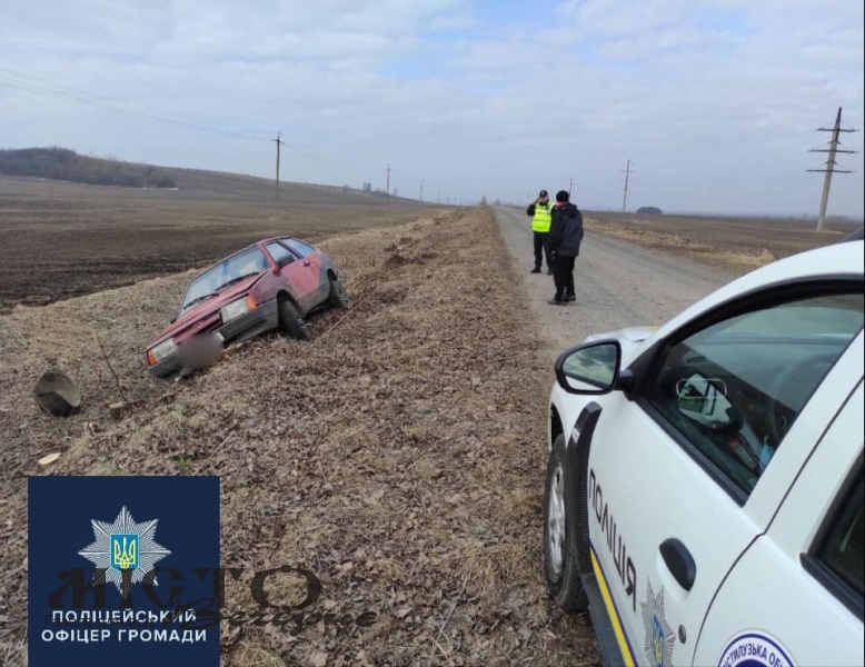 В Устилузькій громаді ВАЗ злетів у кювет 