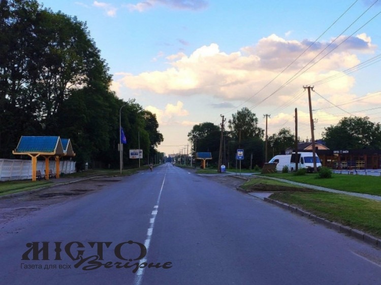 Продовжать асфальтувати вулицю Устилузьку у Володимирі 