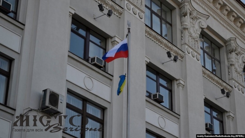 Окупанти звозять кримчан у Херсон для "картинки" поставочних мітингів у росзмі 