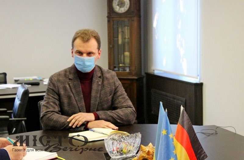 Протиожеледна суміш для посипання доріг, благодійна каса ТМО, територія для нового кладовища: про що говорили з міським головою 