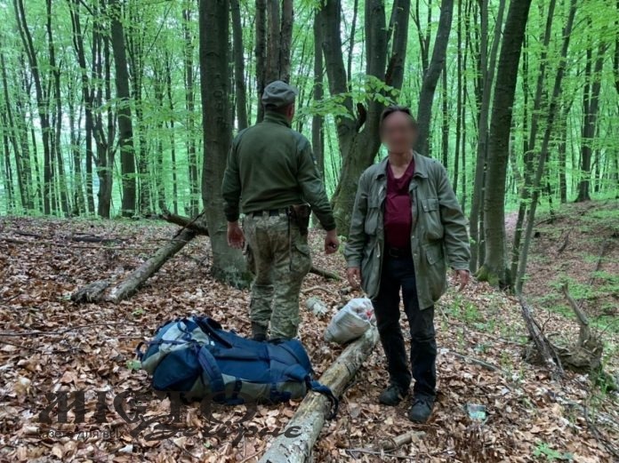 На кордоні затримали німця, який лісом пробирався в Україну 