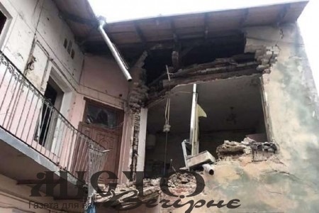У Львові вибухом знесло частину стіни житлового будинку, є постраждалі 