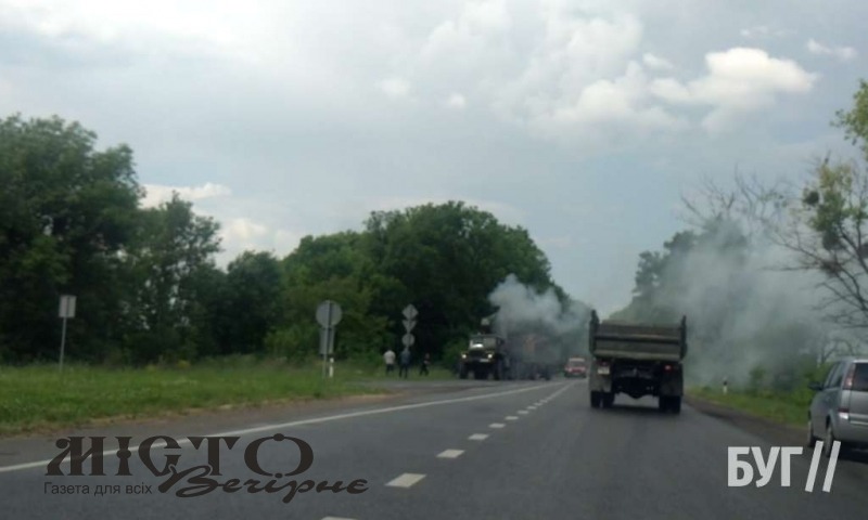 На в’їзді до Володимира загорілося авто 