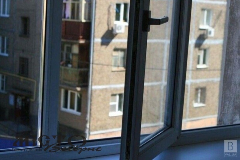 У Володимирі 26-річний хлопець випав з вікна п’ятого поверху 