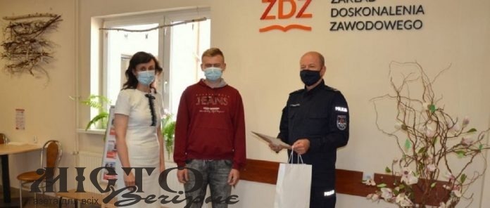 У Польщі хлопець повернув власнику 30 тисяч злотих 