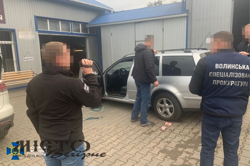СБУ викрила чиновника, який допомагав призовникам ухилятися від військової служби на Волині 