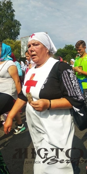 Розпочалася Хресна хода до Почаївської лаври через Володимир 