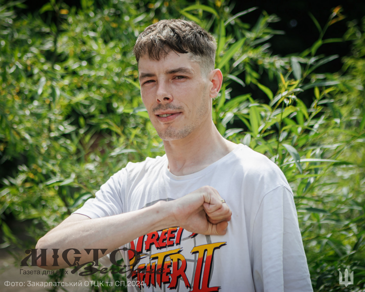 Британець пішки прийшов із Будапешта до Ужгорода, щоб мобілізуватися до ЗСУ 