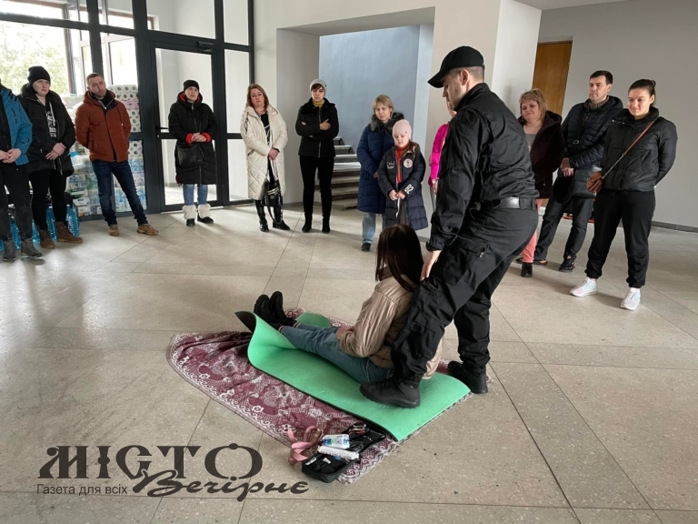 У Нововолинську проводять навчання для цивільних із надання першої медичної допомоги 