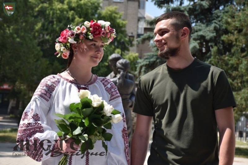 У Князівській бригаді, яка воює на передовій, відгуляли подвійне весілля 