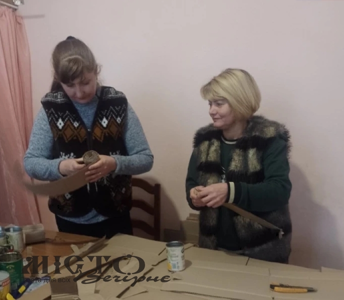 У Затурцівській громаді виготовляють окопні свічки для військових 