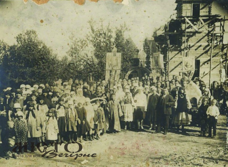 В мережі опублікували столітнє фото будівництва церкви у Литовезькій громаді 