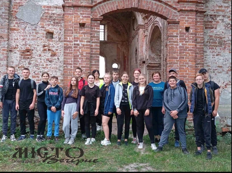 Учні ліцею села Маньків взяли участь у велопрогулянці 