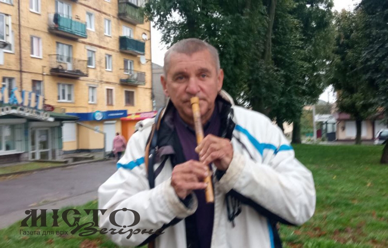 І педагог, і поліглот, і музикант, і поет – це Олег Тарасюк  