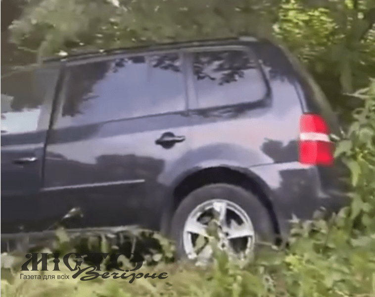 В Оваднівській громаді знайшли в кюветі авто - новини Володимир-Водинського В Оваднівській громаді знайшли в кюветі авто