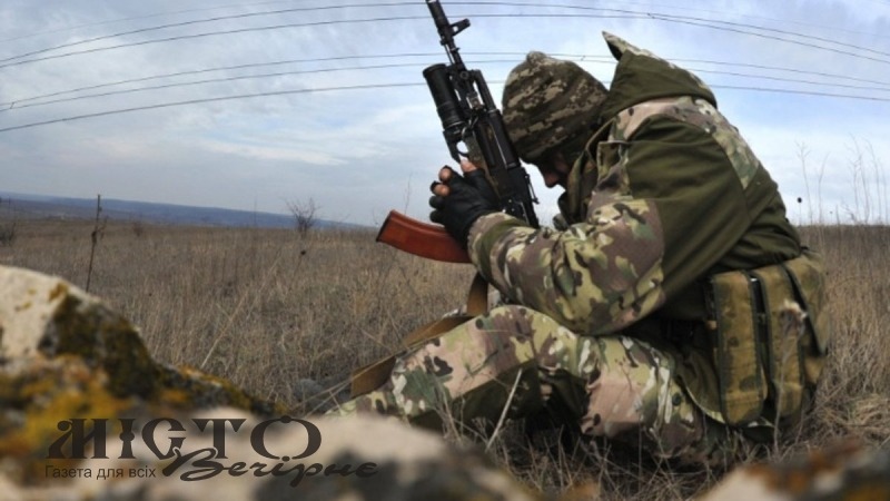 Військовий 14 бригади отримав поранення через необережне поводження зі зброєю - новини Володимир-Водинського Військовий 14 бригади отримав поранення через необережне поводження зі зброєю