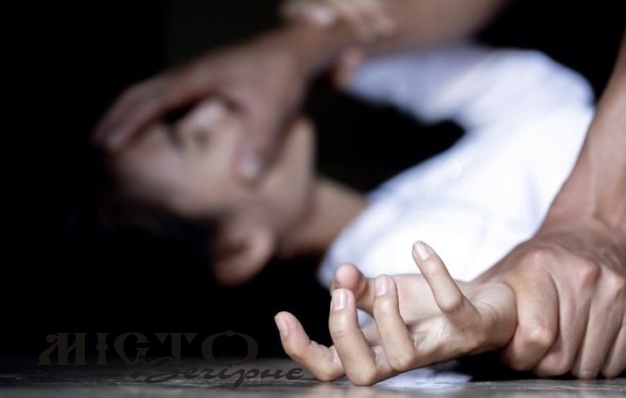 У Краматорську чоловік посеред вулиці намагався зґвалтувати 13-річну школярку 