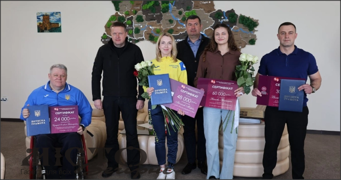Спортсменки з Підгаєць та Іванич, а також їхні тренери отримали сертифікати за перемоги на міжнародному рівні 