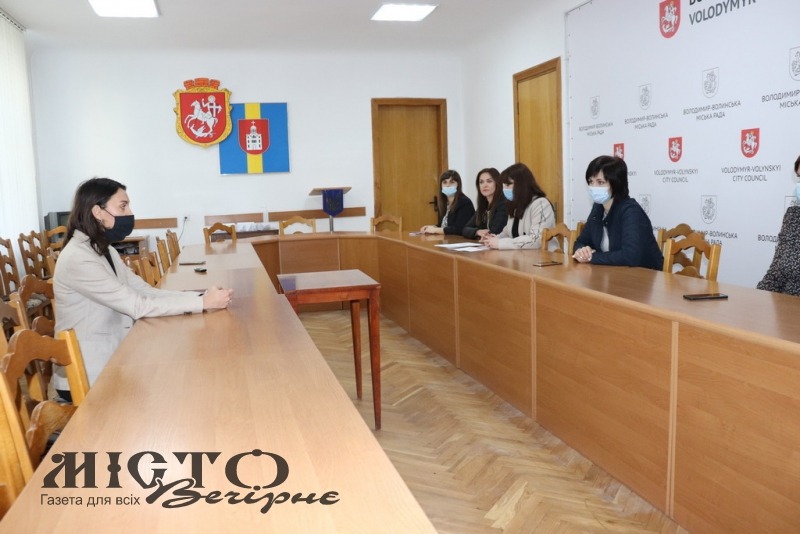 Депутатки Володимира-Волинського об’єднуються у міжфракційну групу «Рівні можливості» - новини Володимир-Водинського Депутатки Володимира-Волинського об’єднуються у міжфракційну групу «Рівні можливості»
