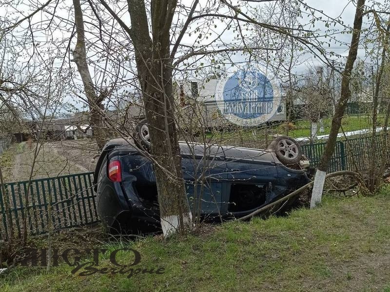 У Зимнівській громаді виявили перевернутий автомобіль 