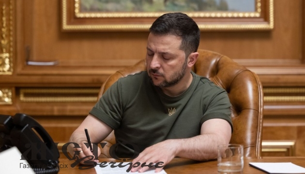 Зеленський підписав закон про дозвіл іноземцям отримувати офіцерські посади в ЗСУ 