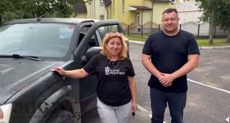 Нововолинська громада передала ще одне авто для ЗСУ 