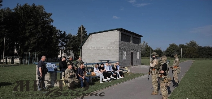 У Затурцях інструктори проводили навчання до національного супротиву 