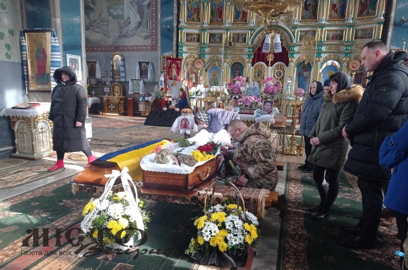 Іваничівська громада провела в останню дорогу воїна Олександра Чуру 