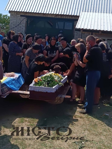 Павлівська громада попрощалася із загиблим Героєм Ігорем Панасюком 
