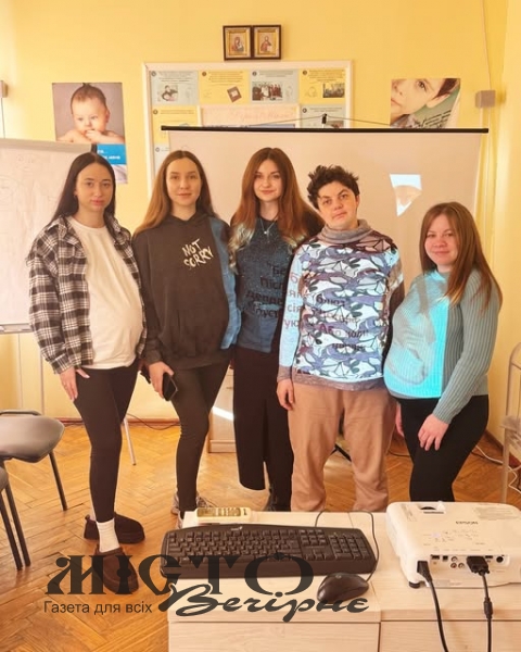 У Нововолинську майбутнім мамам розповіли про післяпологову депресію 