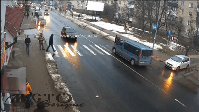 У Володимирі бус збив пішохода 