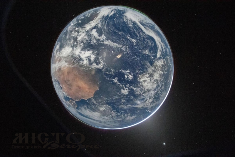 NASA показало перший знімок Землі за останні 50 років 