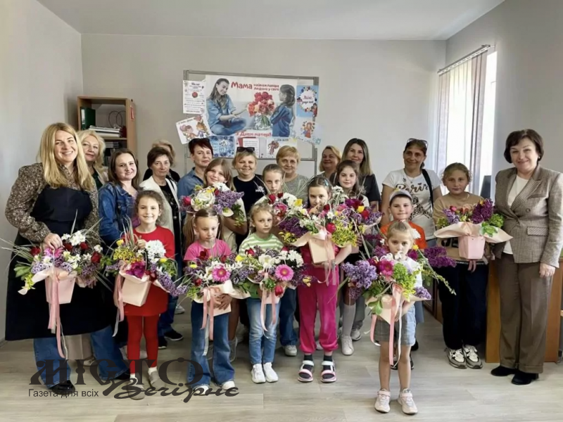 «Букет для мами»: дітки загиблих Захисників з Нововолинської громади створювали квіткові композиції 