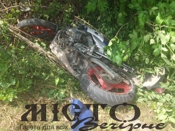 На Львівщині мотоцикліст з Волині влетів у дорожній знак та з'їхав у кювет - новини Володимир-Водинського На Львівщині мотоцикліст з Волині влетів у дорожній знак та з'їхав у кювет