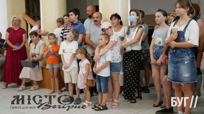 У Володимирі художня арт-студія «Фіглі-міглі» виставкою відсвяткувала дворіччя 
