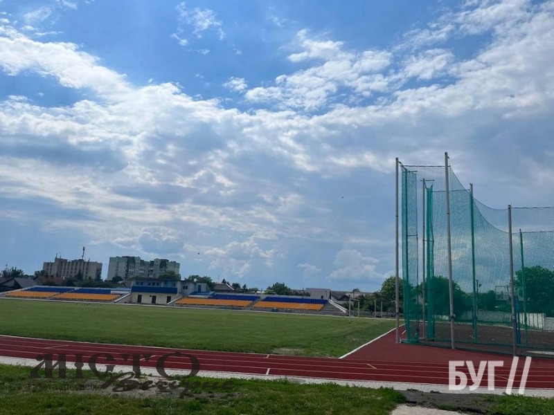 На стадіоні у Володимирі встановили майданчик для метання молота та диска 
